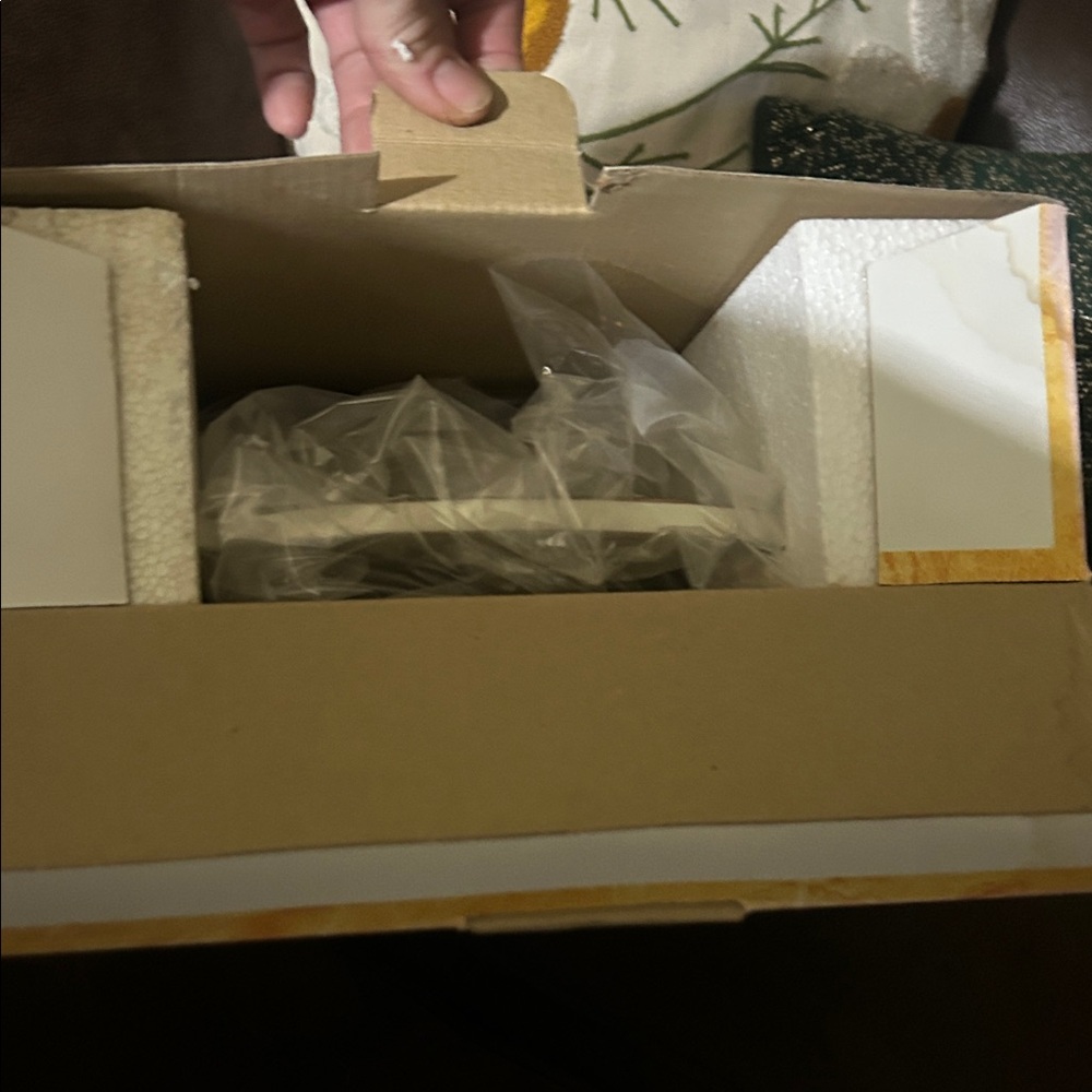 Vintage Magnolia Mail Organizer - Picture 2 of 3
